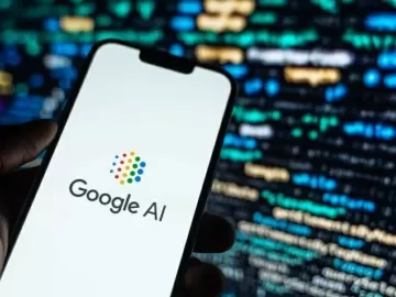 Google muda IA após respostas 'estranhas', como ideia de pôr cola na pizza