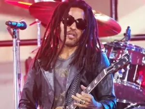 Exclusivo! Lenny Kravitz revela melhor memória no Brasil, abre o jogo sobre fazenda no RJ e comenta amizade com Liniker; assista