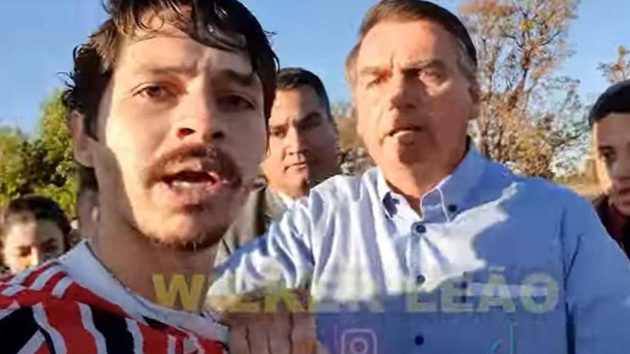  Bolsonaro é xingado por youtuber de "tchutchuca do centrão" e reage após provocação      - 