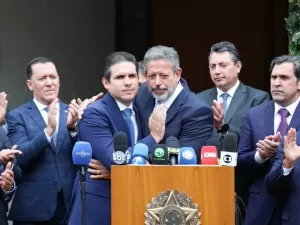 Arthur Lira oficializa apoio a Hugo Motta na disputa pela presidência da Câmara