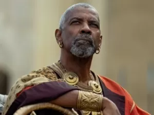 Gladiador II: Denzel Washington revela que deu beijão em ator, mas que cena foi cortada, e aponta o motivo