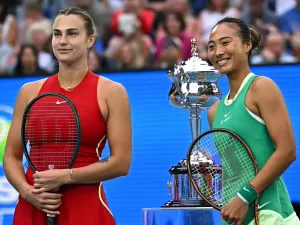 Sabalenka revê Zheng no Finals, Iga enfrenta Gauff e Pegula