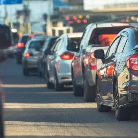 Carros podem receber taxação para produtos nocivos à saúde ou ao meio ambiente