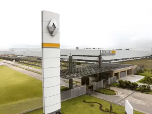Funcionários da Renault entram em greve em fábrica no Paraná