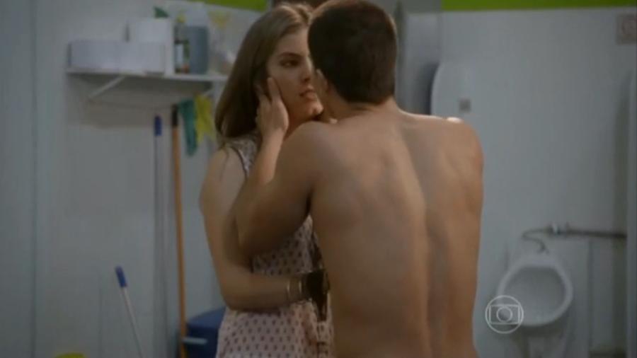 Duca tenta transar com Bianca em Malhação Sonhos (Reprodução: Globo) - Reprodução / Internet