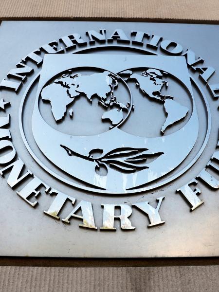 O logotipo do Fundo Monetário Internacional visto em prédio da sede em Washington (EUA) - Yuri Gripas/Reuters
