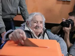 "Estou morrendo", diz Mujica ao anunciar que câncer se espalhou pelo corpo