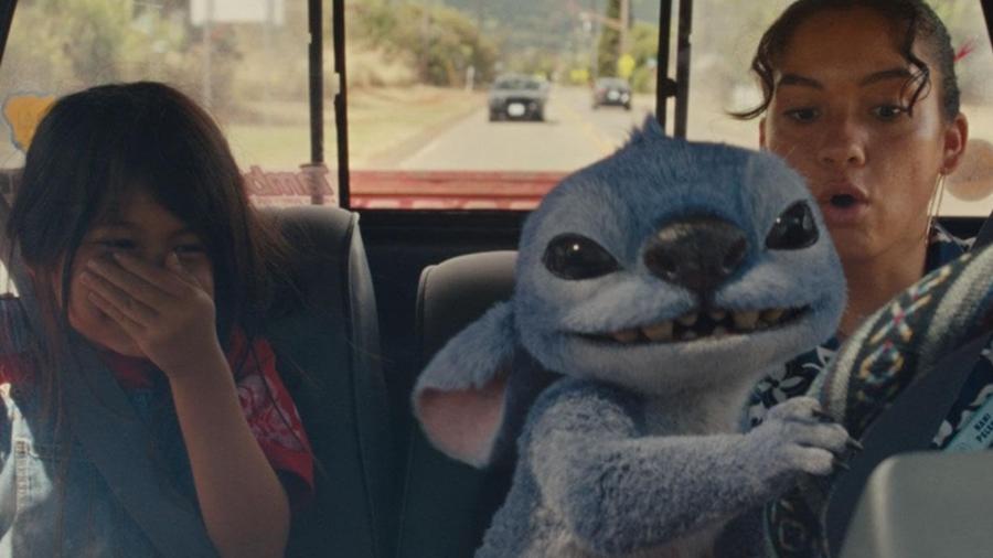 Maia Kealoha e Sydney Agudong em cena de 'Lilo & Stitch'