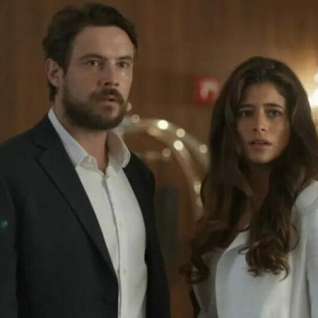 Zé Paulino (Sergio Guizé) e Candoca (Isadora Cruz) de Mar do Sertão - Reprodução - TV Globo 