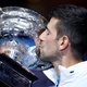 Djokovic bate Tsitsipas e conquista o Australian Open