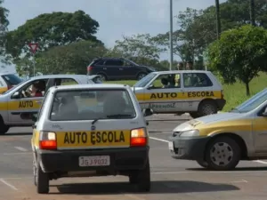 Autoescola facultativa, bafômetro no carro: 5 projetos parados no Congresso