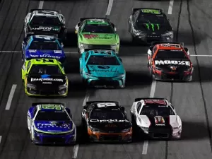NASCAR: Suarez vence prova em Atlanta após final insano; veja vídeo