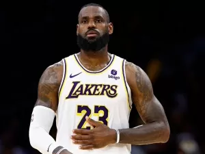 LeBron renova contrato com os Lakers na NBA; saiba os valores