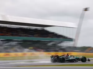 F1: Russell lidera 1-2 da Mercedes no treino antes de quali em Silverstone