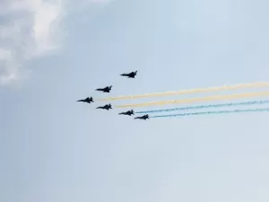Primeiros caças supersônicos F-16 dos EUA chegam à Ucrânia