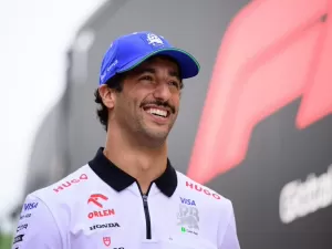 F1 - Ricciardo minimiza rumores de saída da RB, mas dispara: "Estou aqui há tempo demais"