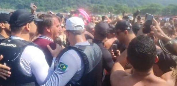 Bolsonaro gera aglomeração em praias