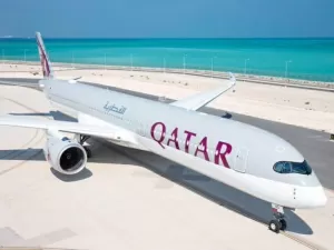 Qatar Airways começa a oferecer internet via satélite Starlink de graça
