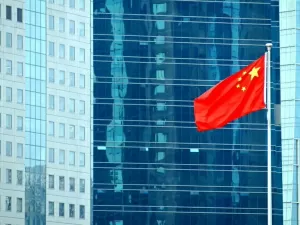 Dados positivos da China fazem Bolsa subir e dólar cair