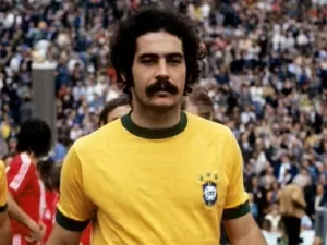 Camisa 10 e artilheiro: Rivellino conta como foi usar o manto de Pelé na Copa do Mundo de 1974