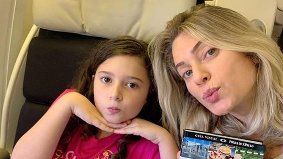 Letícia Spiller e a filha, Stella; menina estreou como atriz em suspense produzido na quarentena - Letícia Spiller e filha Stella (Foto: Reprodução/ Instagram)