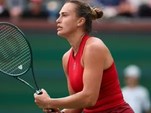 WTA 1000 Indian Wells: Swiatek e Sabalenka lideram a batalha pelas semifinais; veja onde assistir