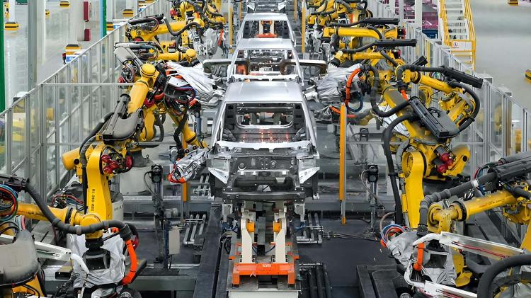 Fábrica de carros elétricos no Brasil; entrada de carros chineses na Argentina prejudica exportações das montadoras em território nacional 