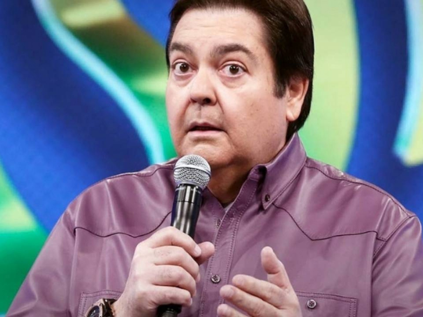 À espera da "Dança dos Famosos", Faustão se vira nos VTs frios e antigos 