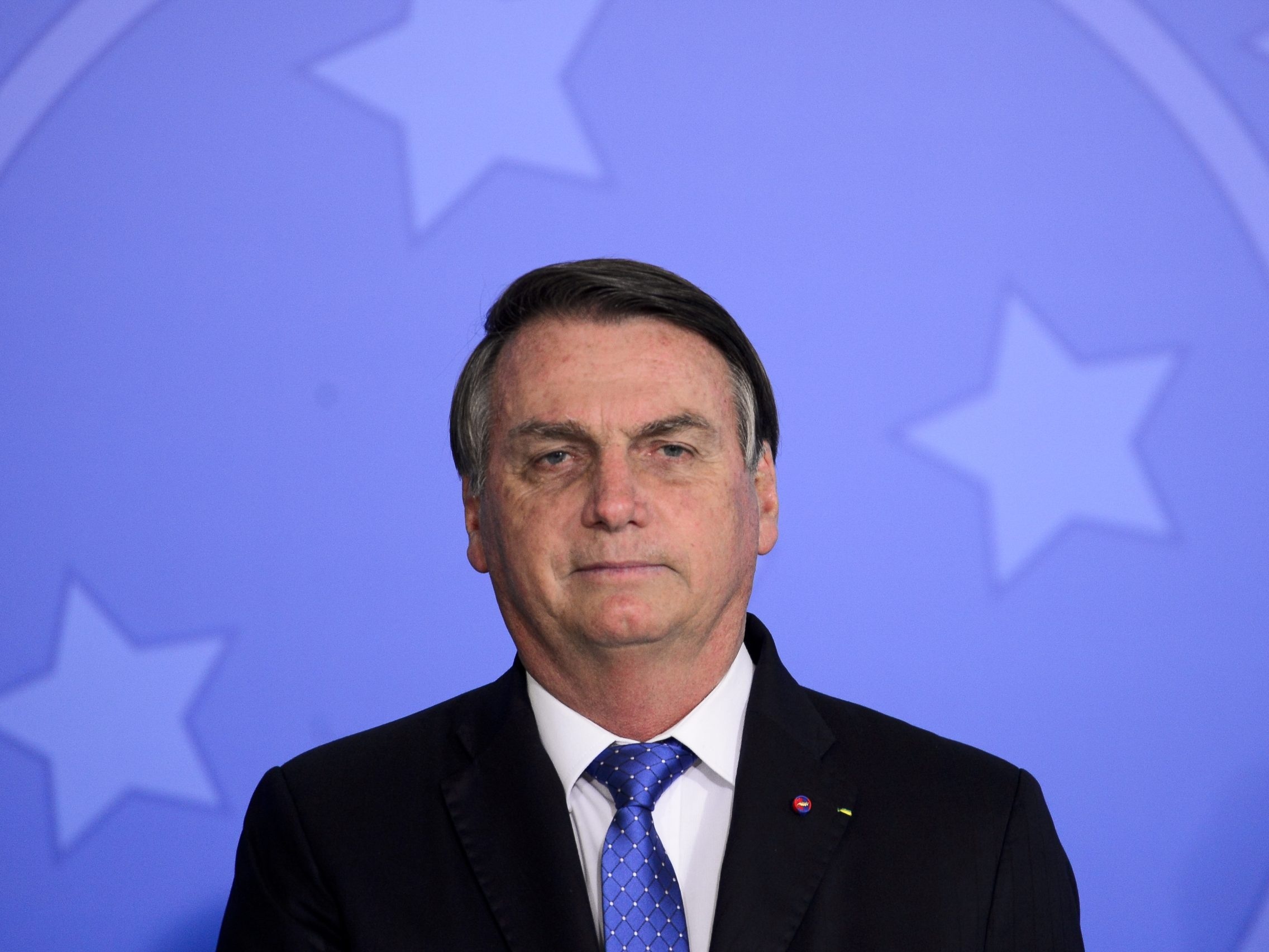 Bolsonaro está sendo enganado por assessores ou vive em realidade paralela