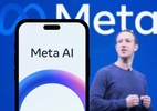 Meta recebe aval para treinar IA com dados de usuários no Brasil - Meta AI na tela de um iPhone com Mark Zuckerberg ao fundo