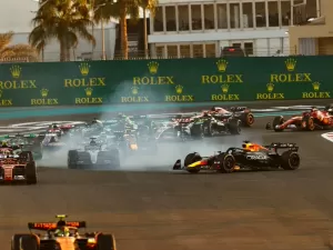 F1: Verstappen descobre punição após chamar comissários de "idiotas" em Abu Dhabi