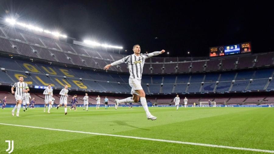 Cristiano Ronaldo comemora um de seus gols na vitória da Juventus sobre o Barcelona - (Foto: Juventus/Divulgação)