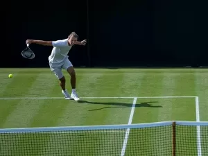 Zverev diz que pela 1ª vez chega em Wimbledon mirando título