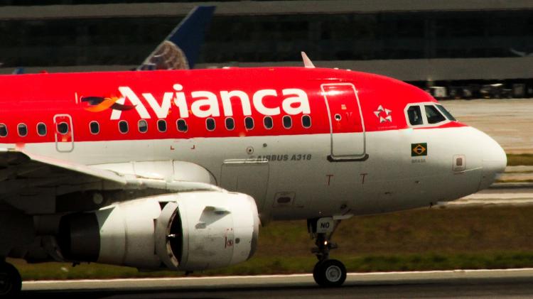 Avião da Avianca durante pouso em Guarulhos em 2018