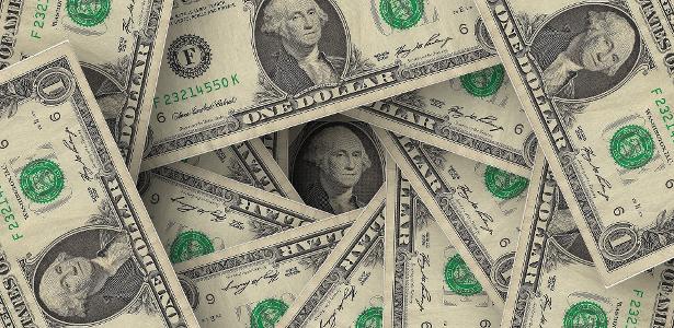 Dólar fecha o dia em alta, cotado a R$ 5,17, após corte na Selic