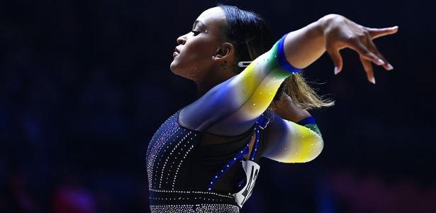 Rebeca Andrade, ginasta brasileira, volta a disputar o pódio com a norte-americana Simone Biles