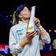 Campe&atilde; em Stuttgart, Rybakina supera Sabalenka na corrida da temporada