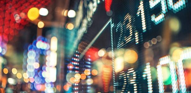 Dólar cai a R$ 5,30 e Bolsa tenta se manter acima dos 160 mil pontos