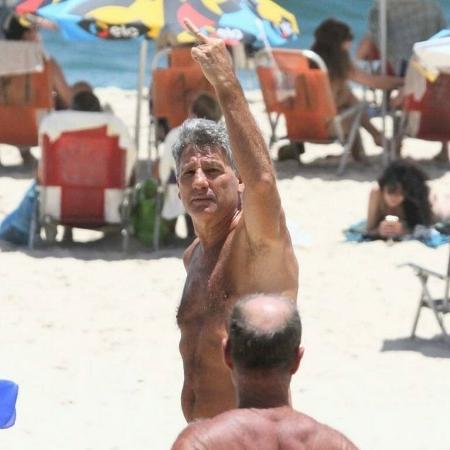 Renato Gaúcho na praia no Rio de Janeiro - Reprodução / Internet