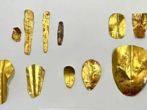 Egito: arqueólogos encontram múmias com línguas de ouro