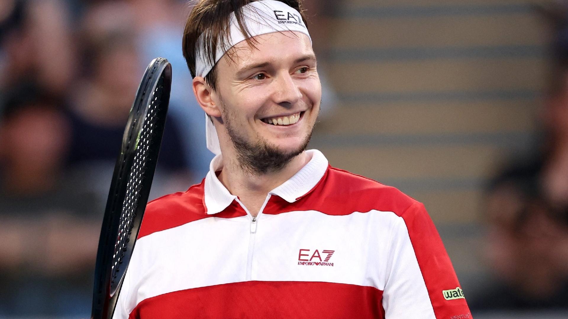 Pai de Bublik lamenta relação com o filho e nega ressentimento - undefined