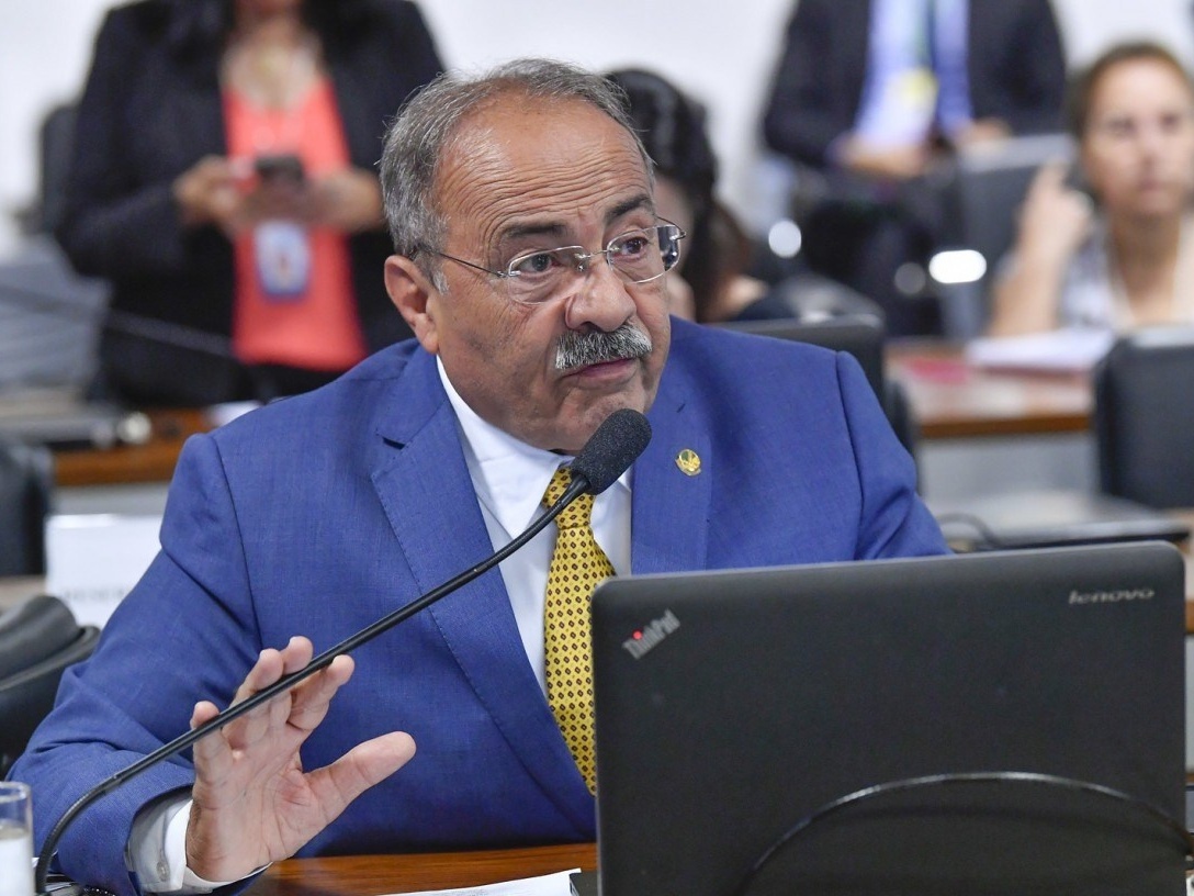 Barroso deu uma desculpa para senadores salvarem a pele de Rodrigues