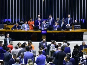 Congresso toma controle de R$ 4,5 bi na Saúde e exclui Planalto