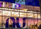Nubank estreia nos EUA e lança conta global sem tarifa de transferência