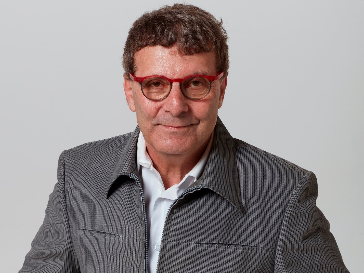 Nabil Bonduki: Confinada, a classe média bate panelas; sem alternativas, os pobres farão saques