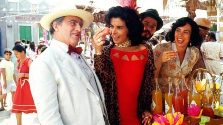 Artur da Tapitanga (Ary Fontoura) e Tieta (Betty Faria) em 'Tieta' Artur da Tapitanga (Ary Fontoura) e Tieta (Betty Faria) em 'Tieta'