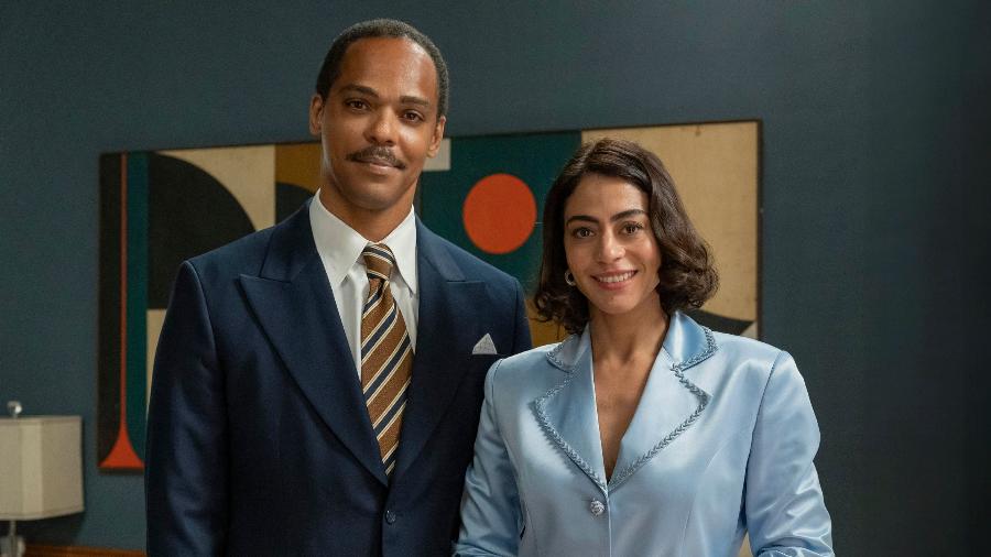 Gregório (Rocco Pitanga) e Clarice (Carol Castro) em 'Garota do Momento' Gregório (Rocco Pitanga) e Clarice (Carol Castro) em 'Garota do Momento'