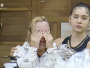 Após criticar Flor, Gizelly e Flor consolam choro de peoa: 'Lambe botas'