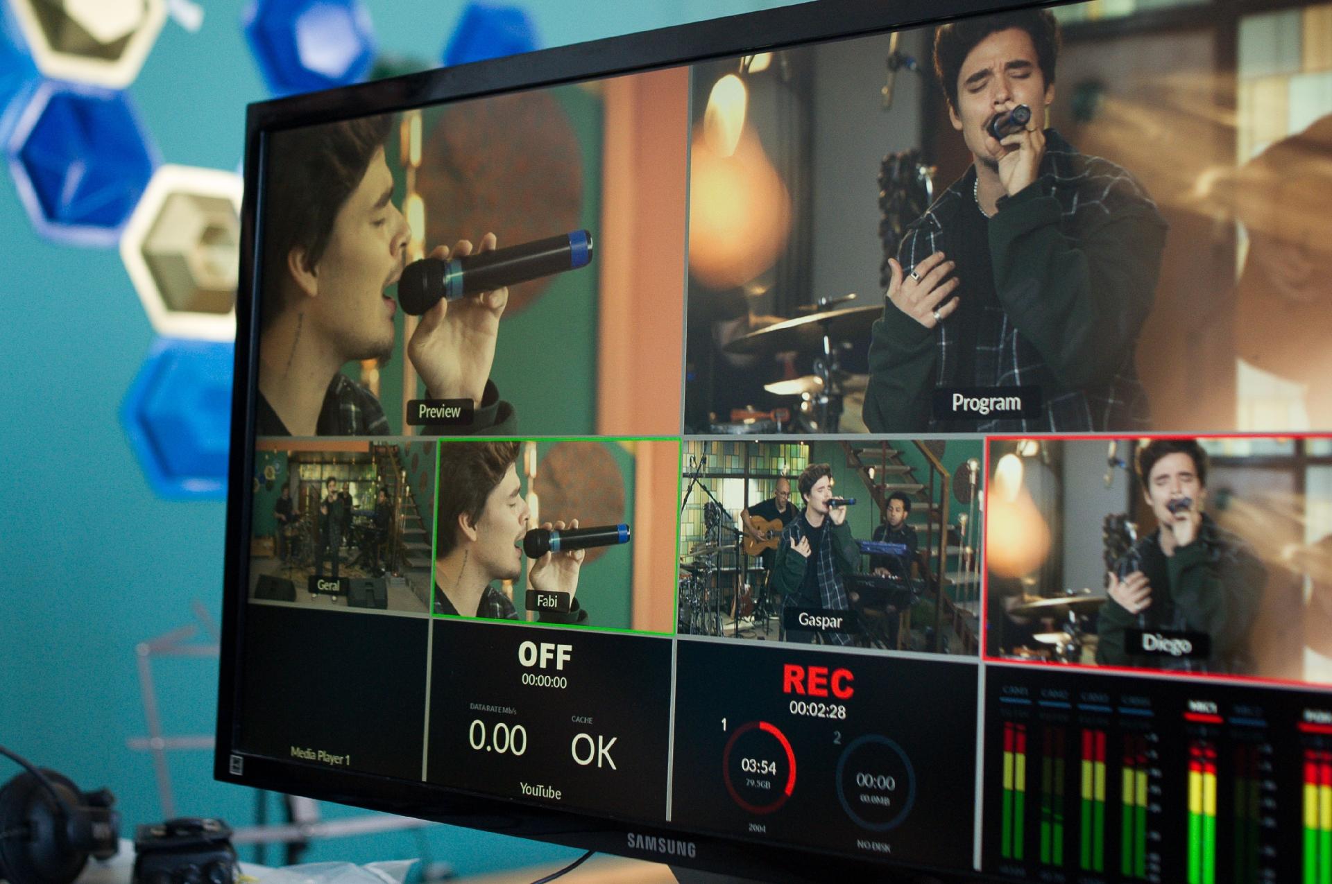 Os bastidores da participação de João Figueiredo no 'Sai da Caixa', com Luiza Possi - Reinaldo Canato/UOL