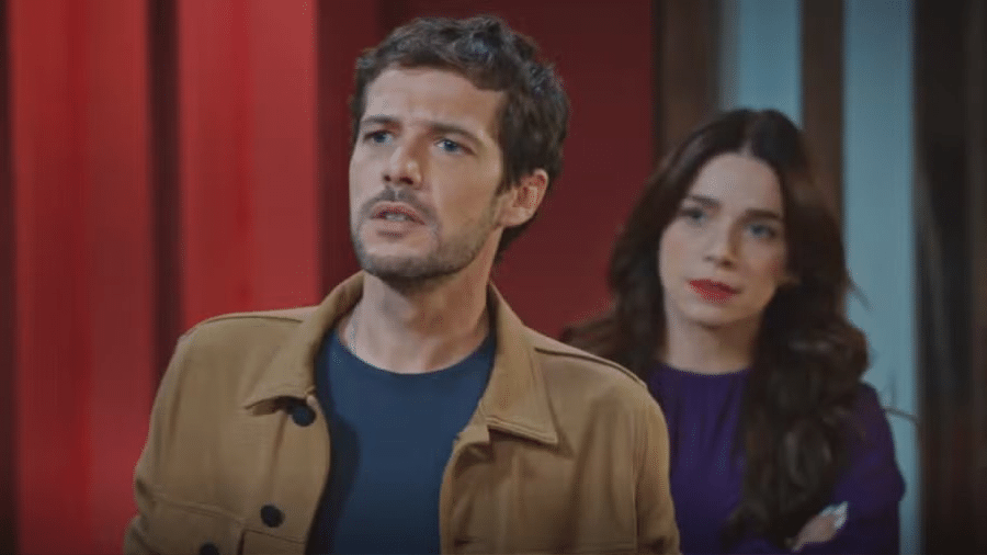 Luca (Jayme Matarazzo) e Maya (Sabrina Petraglia) em "Família É Tudo" - Reprodução/Globo